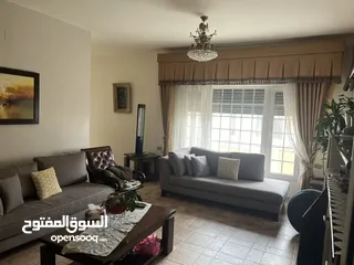  7 طابق من بناية أربع طوابق كل واحد 459 م2 صافي؛ يمكن قسم الطابق لشقتين