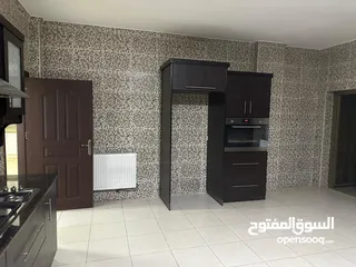 21 شقة طابقية (طابق رابع) 185 متر للبيع مادبا - حنينا  صالون وترس واسع