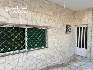  2 شقة طابق أرضي مع ترس