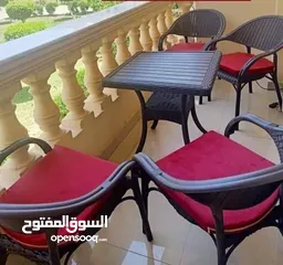  4 كراسي وترابيزات بلاستيك بيور فرز اول