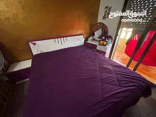  18 غرفة نوم وسفرة وضيوف