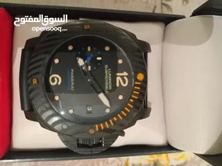  3 Panerai Luminor Submersible هي ساعة فاخرة وانيقة