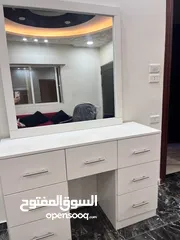  3 تواليت مكياج(جديد غير مستعمل )