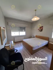  3 شقة فارغة - شارع مكة - 3نوم 1ماستر - 268م - بإطلالــــه مميزة - قرب الخدمات العامة