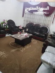  4 شقة مرتبة ونظيفة للبيع منطقة الهاشمي الشمالي غير مرهونة ، للتواصل مع رقم البائع مباشرة