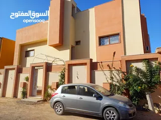  2 منزل في حي الزهور صلاح الدين للبيع