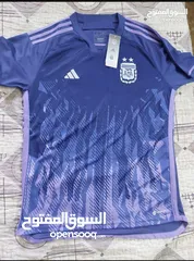  1 The Argentina 2022 World Cup away jersey.