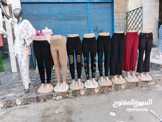  1 مالكنات مع هوكات مع رفوف العرض مع بتارين