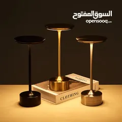  1 تيبل لامب لمس ألمنيوم، متعدد الألوان ودرجات الإنارة، يضفي على المكان لمسة رقي وراحة