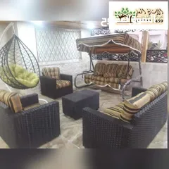  12 خمس مقاعد وطاوله وسط130دينار اربع مقاعد 100سبع مقاعد وطاولة وسط 180دينار وجميع الوان موجود وتر بروف