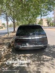  3 سياره موديل 2022 ايونك 5 كهربائيه لون اسود ميتاليك دفع رباعي اكبر بطاريه تمشي فوق 550 كيلو سبعه جيد