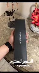  2 ساعة   Nike edition Apple watch s7 لون اسود بحالة الوكالة مع جميع اغراضها مقاس 45 بطارية 78
