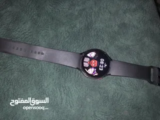  1 ساعة سامسونج بحالة ممتازة جدا للبيع مستعجل  galaxy watch 4 44m