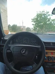  5 مرسيدس بطة W124