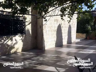 13 شقه ارضيه200 متر, السابع قرب السفاره الاكرانيه -من المالك-مع حديقه 200 متر