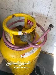 2 Gas cylinders
