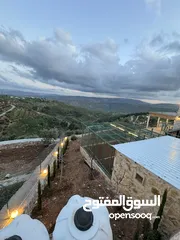 16 مزرعة مميزة في جرش مع بيت طابقين بسعر مميز للبيع