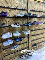  2 محل احذية للبيع المحل كامل او ما داخل المحل