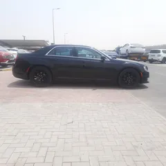  6 Chrysler 300 2018 usa
