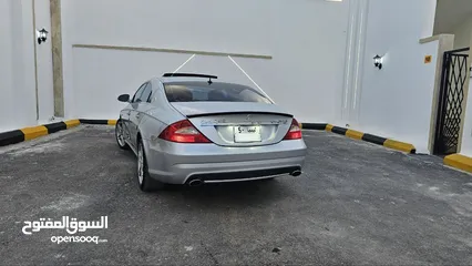  4 Mercedes CLS 500