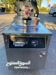  1 ماكينة بروستد 8 جاجات امريكية BKI