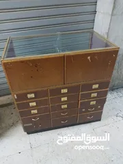  2 فاترينات بحاله جيدة للبيع 6 قطع قوية وكبار