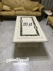  1 طاولة وسط + جانبي 2  وطاولات سيرفيس 3 قطع للبيع