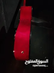 6 جيتار مستعمل اقل من اسبوع بحالة ممتازة جدا فيه مدخل للسماعة والسبيكر وفيه ازرار للتحكم بالصوت