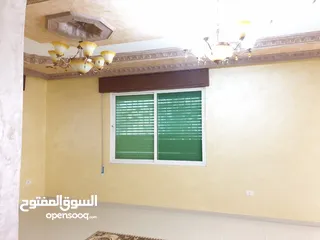  8 فيلا لم تسكن تشطيب فخم واجهة 35 متر حجر عالشارع في منطقة الجريبا - ياجوز