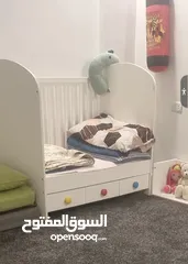  4 تخت ايكيا + فرشة حالة ممتازة