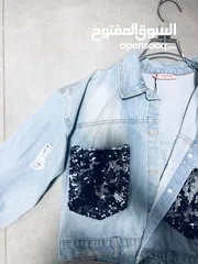  3 جكيت جينز نسائي يلبس مقاس S و M ذات نقوش جميله