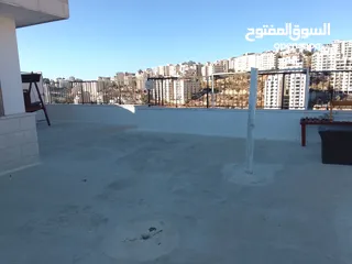  4 روف عبارة عن استوديو