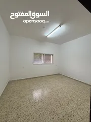  7 شقه سكنيه في بيرزيت