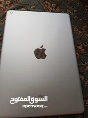  2 ايباد 8 مساحة 128 جيجا بايت لون سلفر فل نضافة غير مفكوك واستخدام خفيف  نوعا ما  iPad 8 128 gb