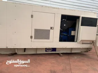  1 مولد كهرباء 550 KVA بيركنز برطاني اصلي