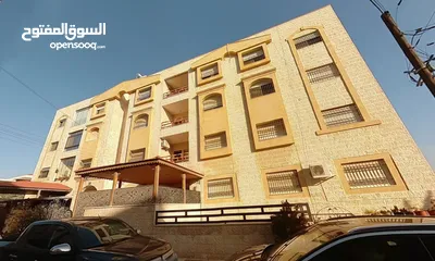  1 شقة للايجار خلف سيفوي الجبيهة تصلح لعرسان او عائلة صغيرة