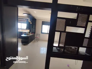  10 للايجار شقه مقابل المقاطعه في الارسال قرب جامعة القدس