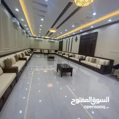  11 مصنع وتنجبد