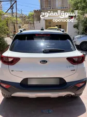  6 كيا ستونيك