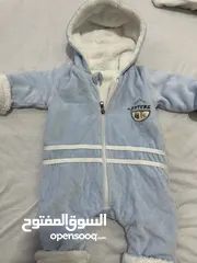  27 ملابس لحديث الولاده لغايه سنه للبيع  شتوي و ربيعي