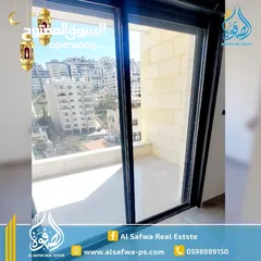  3 شقق مميزه للبيع في عين منجد