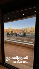  6 شقة ارضية للبيع 110م مع ترس (سكنية - استثمارية) في ديرغبار شارع ال 60 ، مطبخ راكب ، تدفئة غاز