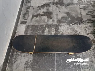  1 Skate board in a very good condition