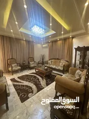  1 طقم كنب 9 مقاعد + طقم طاولات وسط