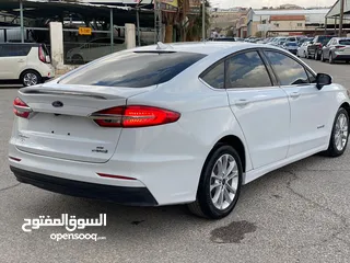  5 Ford fusion Hybrid 2019 SE (Clean title)