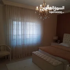  20 شقة للبيع  في قرية النخيل / شارع المطار  الشقة مميزة ونظيفة جدا