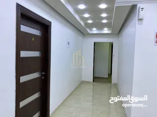  3 في موقع حيوي ومميز في مرج الحمام مجمع تجاري للبيع مكون من خمس طوابق بسعر مغري/ ref 9027