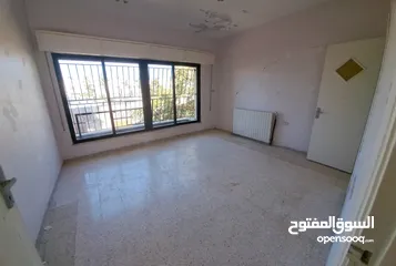 7 شقة في منطقة ضاحية الامير راشد 343م كامل طابق ثالث روف