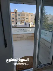  24 متوفره بعد 9 ثمانيه شقه مفروشه سوبر في الجبيهه  في حي هادء . 3 غرف. للايجار  اسيوعي. شهريي وسنوي