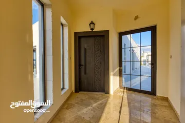  22 شقة فاخرة للايجار طابق ثالث من روف بموقع مميز في عبدون / ref 720